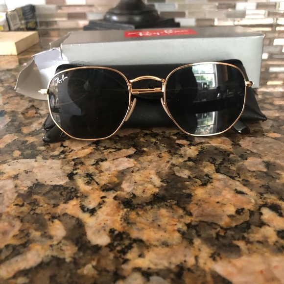 Ray Bans - Picture 4 of 5
